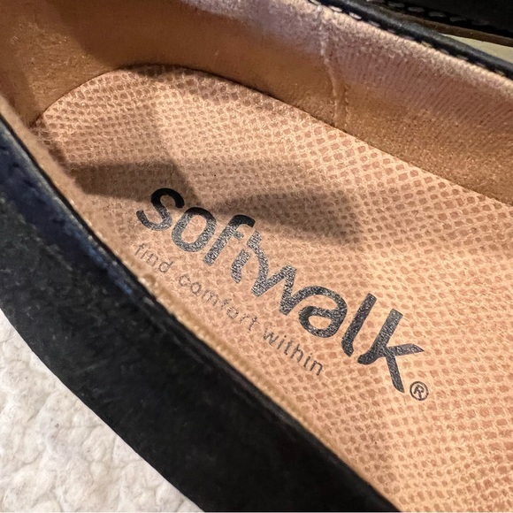 Softwalk Womens Whistle Black Slip On Shoes WIDE - Picture 2 of 7